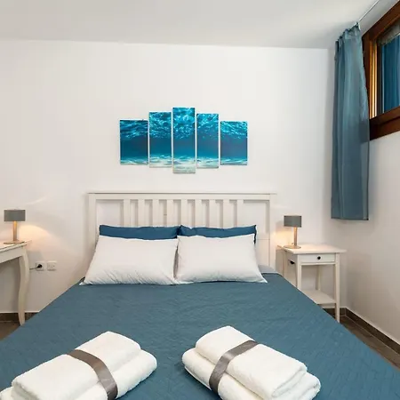 Daire Olivia's Countryside House